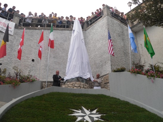 Monumento Emigrante-04