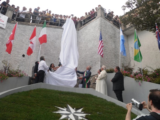 Monumento Emigrante-05