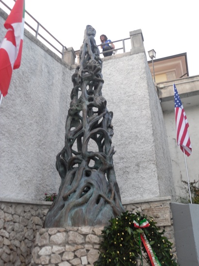 Monumento Emigrante-07